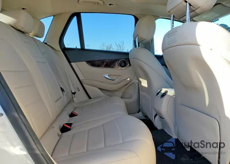 2018 Mercedes-Benz Glc 300 z USA, uszkodzony, nr VIN WDC0G4JB5JV066111